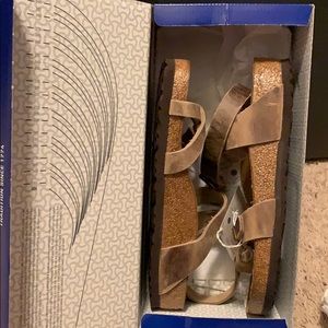 BNIB Birkenstock Yara Tobacco 39R